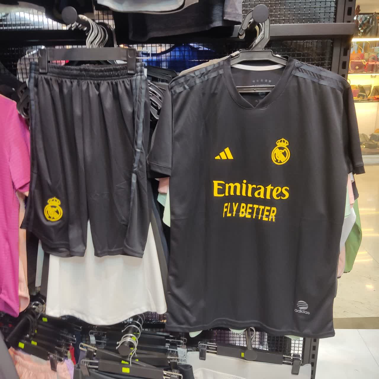 خرید لباس رئال مادرید