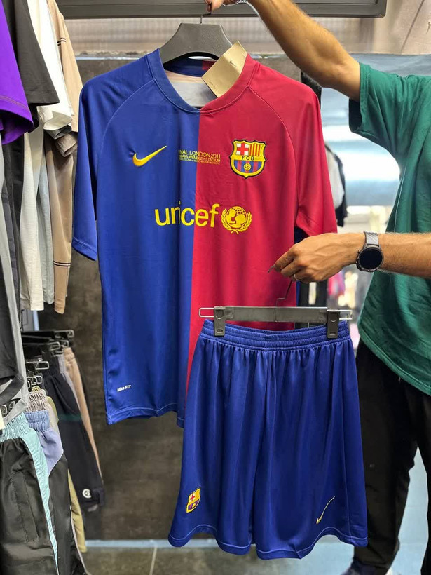 خرید انلاین لباس بارسلونا