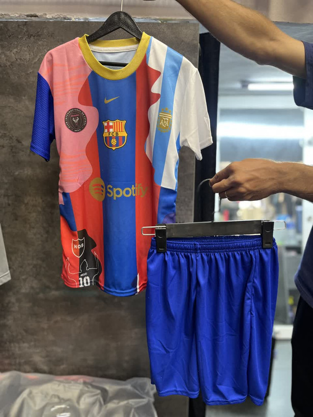 خرید لباس منتخب مسی