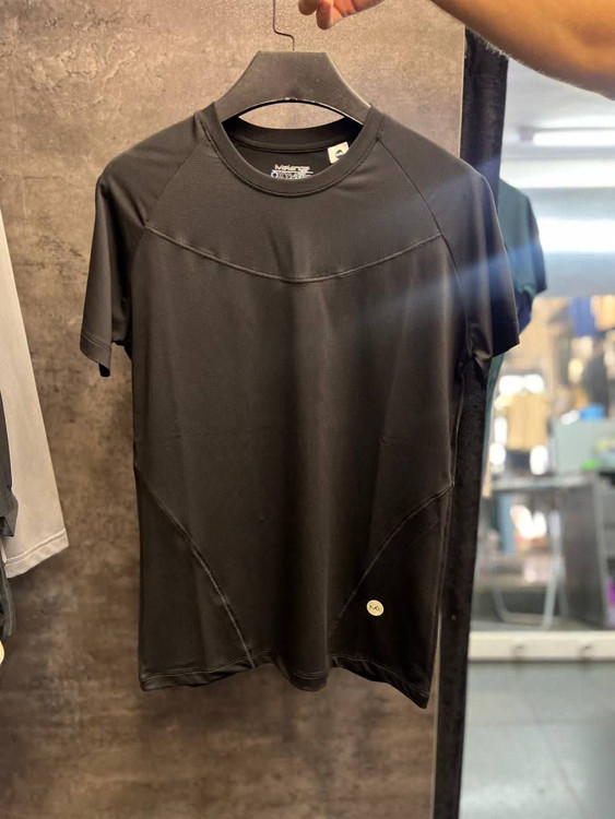 خرید انلاین تیشرت ورزشی زنانه