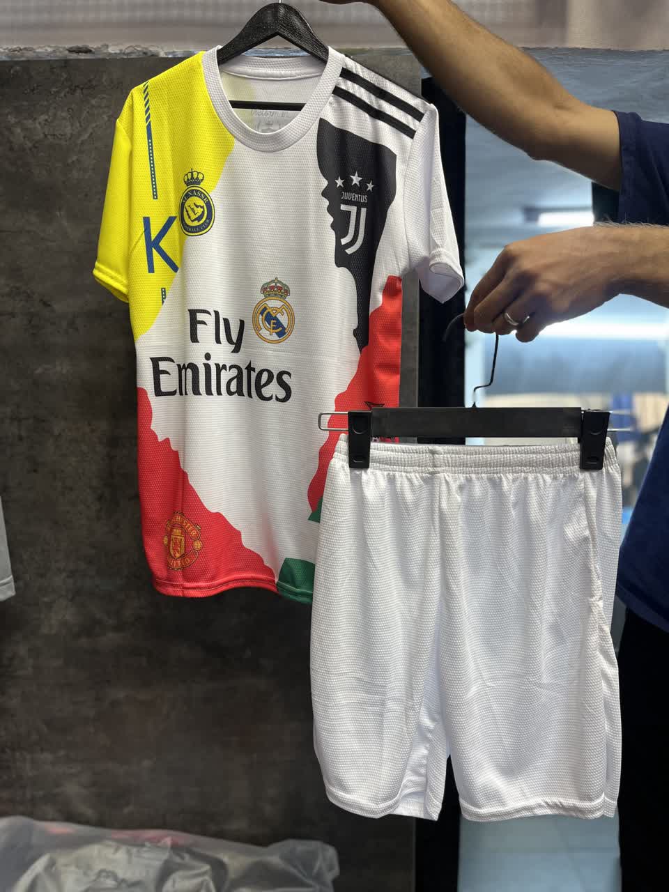 خرید لباس منتخب رونالدو