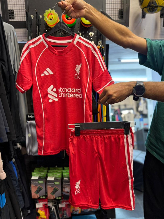 خرید لباس لیورپول