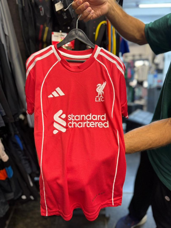 قیمت لباس لیورپول