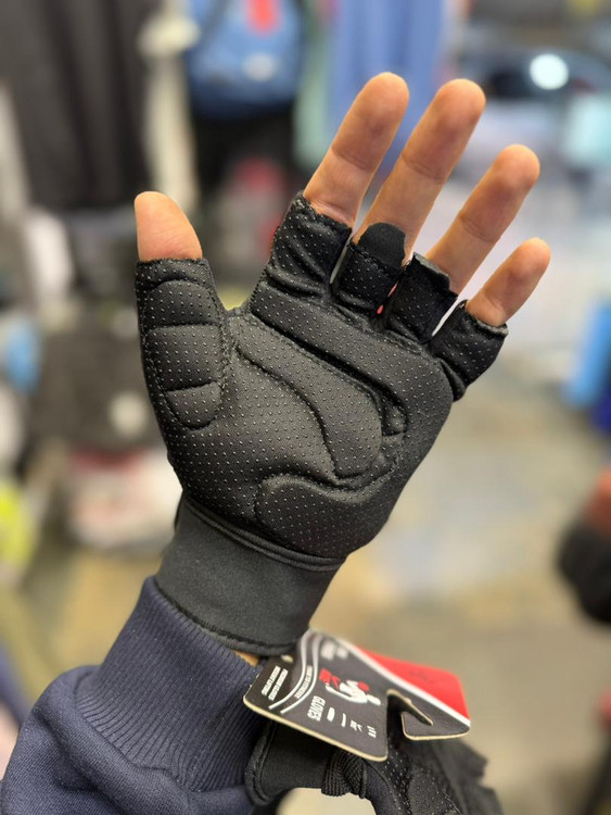 قیمت دستکش ورزشی