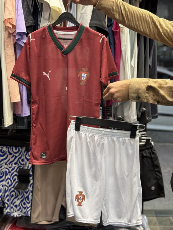 خرید لباس پرتغال
