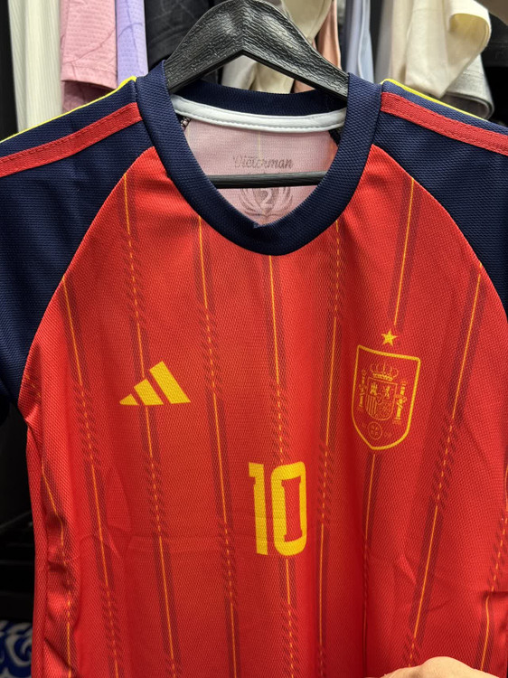 خرید اینترنتی لباس اسپانیا