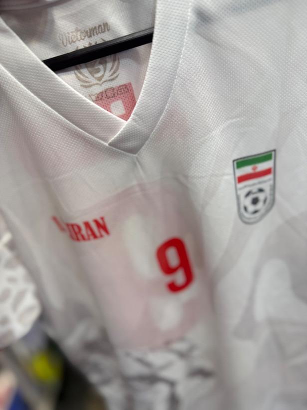لباس اول ایران جام جهانی 2026 همراه با شورت با اسم طارمی(بچهگانه و بزرگسال)