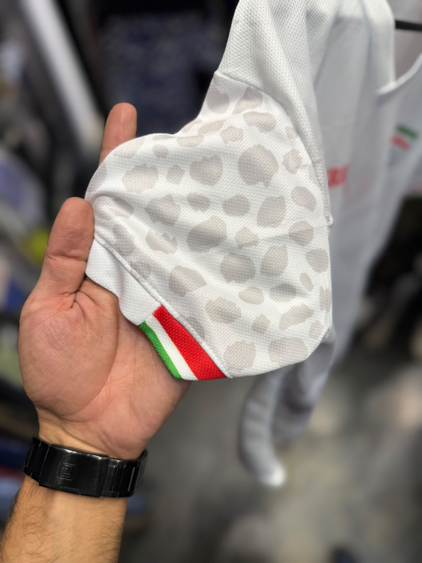 لباس اول ایران جام جهانی 2026 همراه با شورت با اسم طارمی(بچهگانه و بزرگسال)